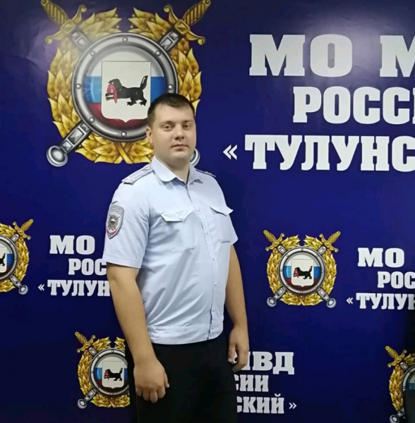 Полицейский помог доставить в больницу ребенка, нуждающегося в экстренной помощи