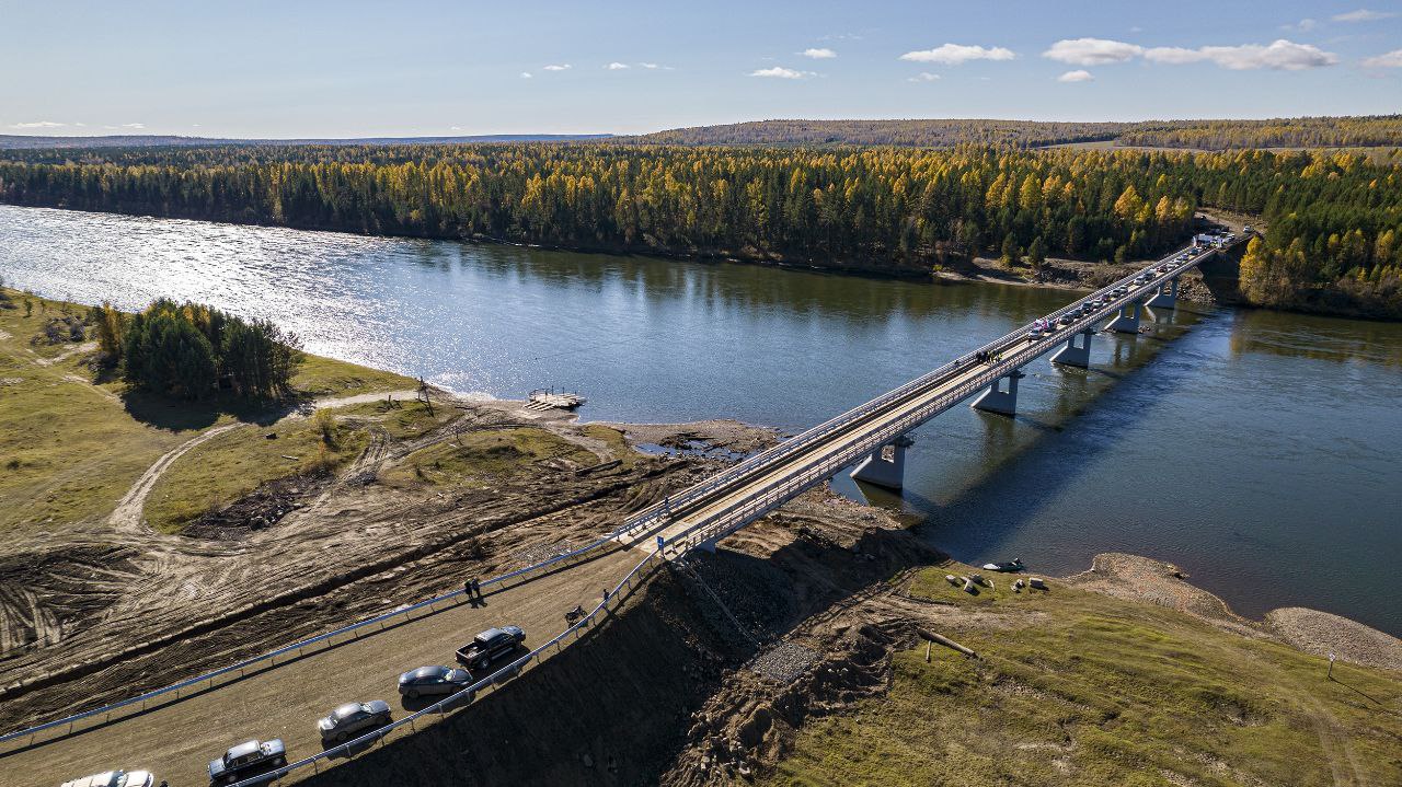 Новый мост через реку Ию открыли в Тулунском районе
